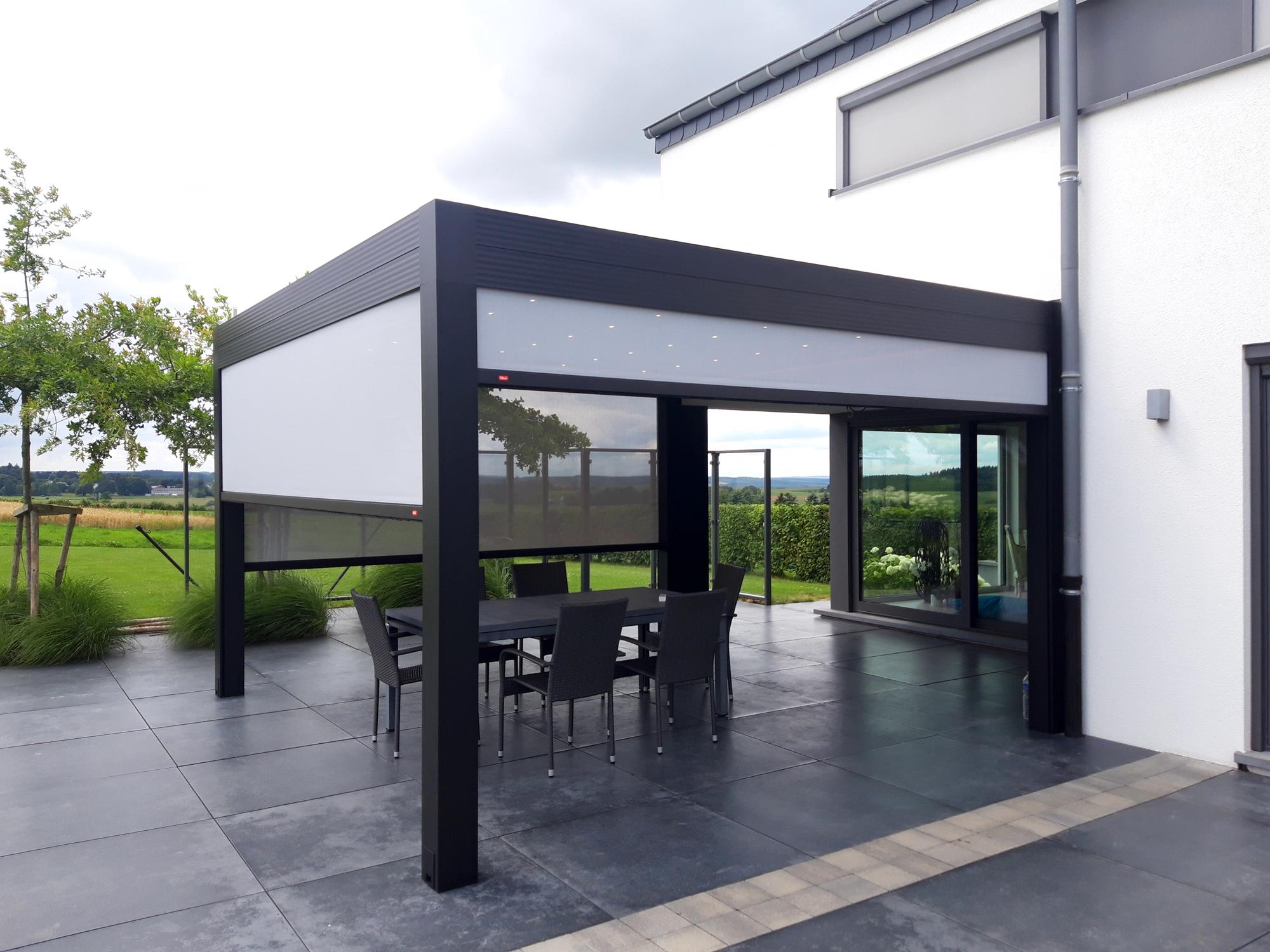 Pergola de jardin en pose adoss&eacute;e