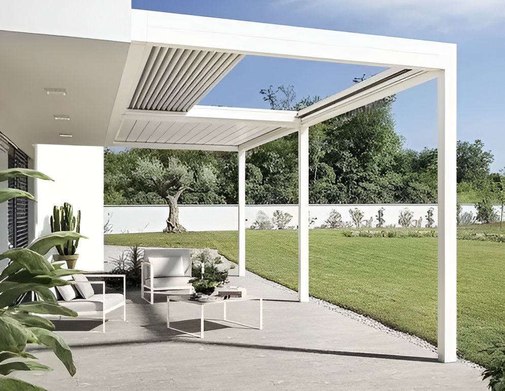 Pergola bioclimatique &agrave; lames r&eacute;tractables