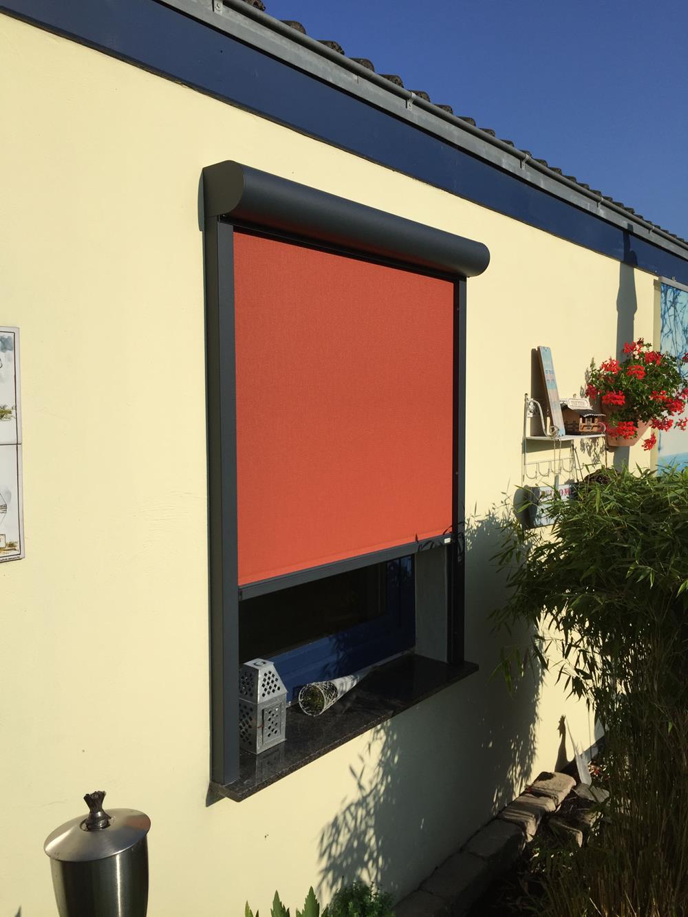Store ext&eacute;rieur &agrave; enrouleur, screen solaire