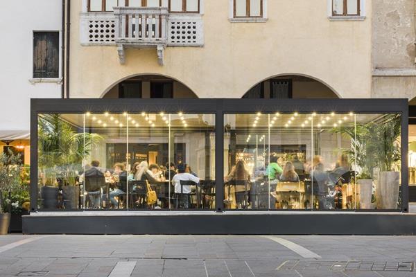 Pergola restaurant - Pergola bioclimatique