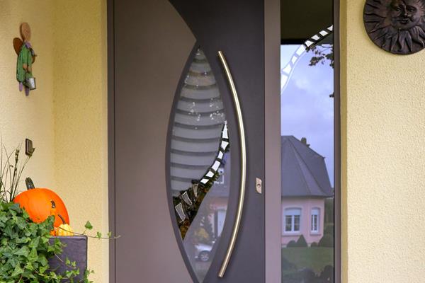 Einbau einer neuen Aluminiumtür in Esch sur Sûre
