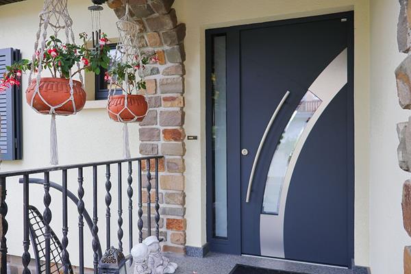 Nouvelle porte plus moderne et sécurisée