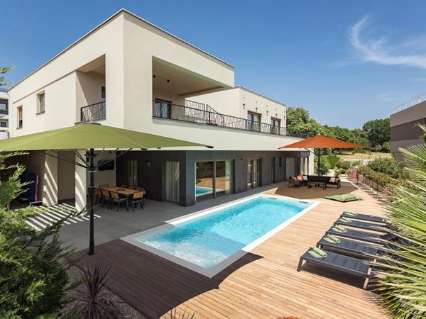 Découvrez les parasols Bahama chez CG Atelier