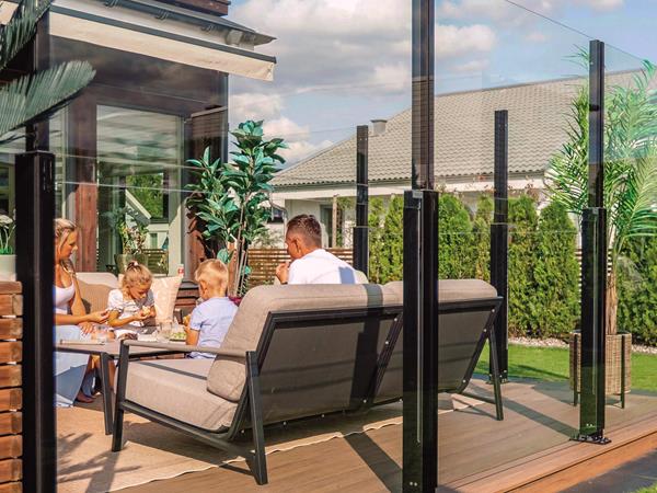 CG Atelier & ErgoSafe : un partenariat pour des garde-corps en verre innovants