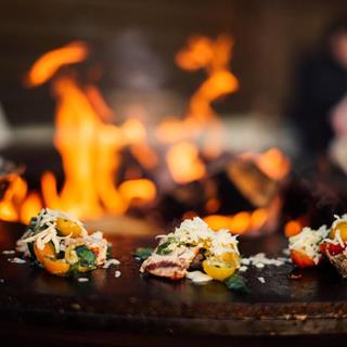 Entdecken Sie den OFYR, eine neue Art des Outdoor-Cookings!