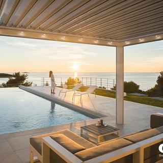 Neu: Med Varia, die Pergola mit integrierten Markisen