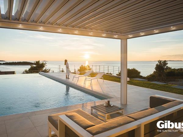 Neu: Med Varia, die Pergola mit integrierten Markisen