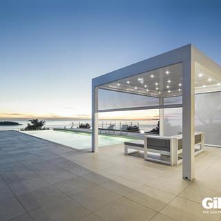 Neu: Med Varia, die Pergola mit integrierten Markisen