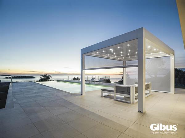 Neu: Med Varia, die Pergola mit integrierten Markisen