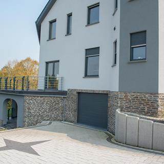 Rollläden und Raffstores